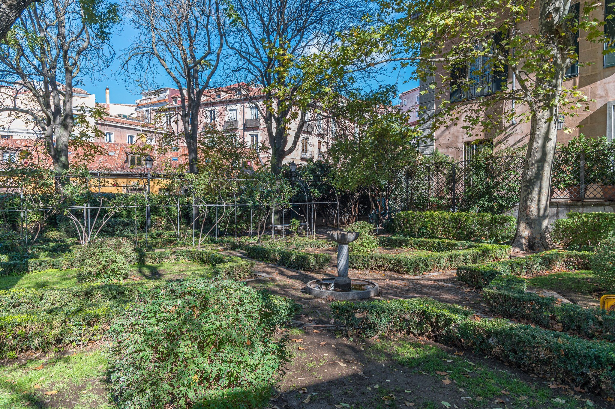 View of the Jardín del Príncipe Anglona in the La Latina neighborhood of Madrid, Spain.