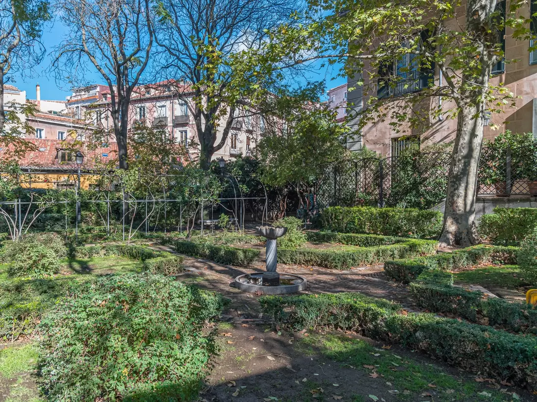 View of the Jardín del Príncipe Anglona in the La Latina neighborhood of Madrid, Spain.