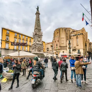 R4TD37 Hustle and bustle around Obelisco San Domenico at Piazza San Domenico Maggiore, Centro Storico quarter, Naples, Campania, Italy
R4TD37
large, group, of, people, small, business, Italian, culture, candid, city, life, real, people, crowd, on, the,...