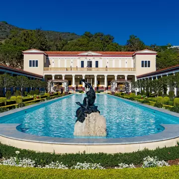 Los Angeles, California - February 07, 2022: Outer Peristyle at the Getty Villa Museum., License Type: media, Download Time: 2026-08-05T16:04:17.000Z, User: LP_NZhan, Editorial: true, purchase_order: 65050 - Digital Destinations and Articles, job: App Content, client: Lonely Planet, other: Nadine Zhan 
