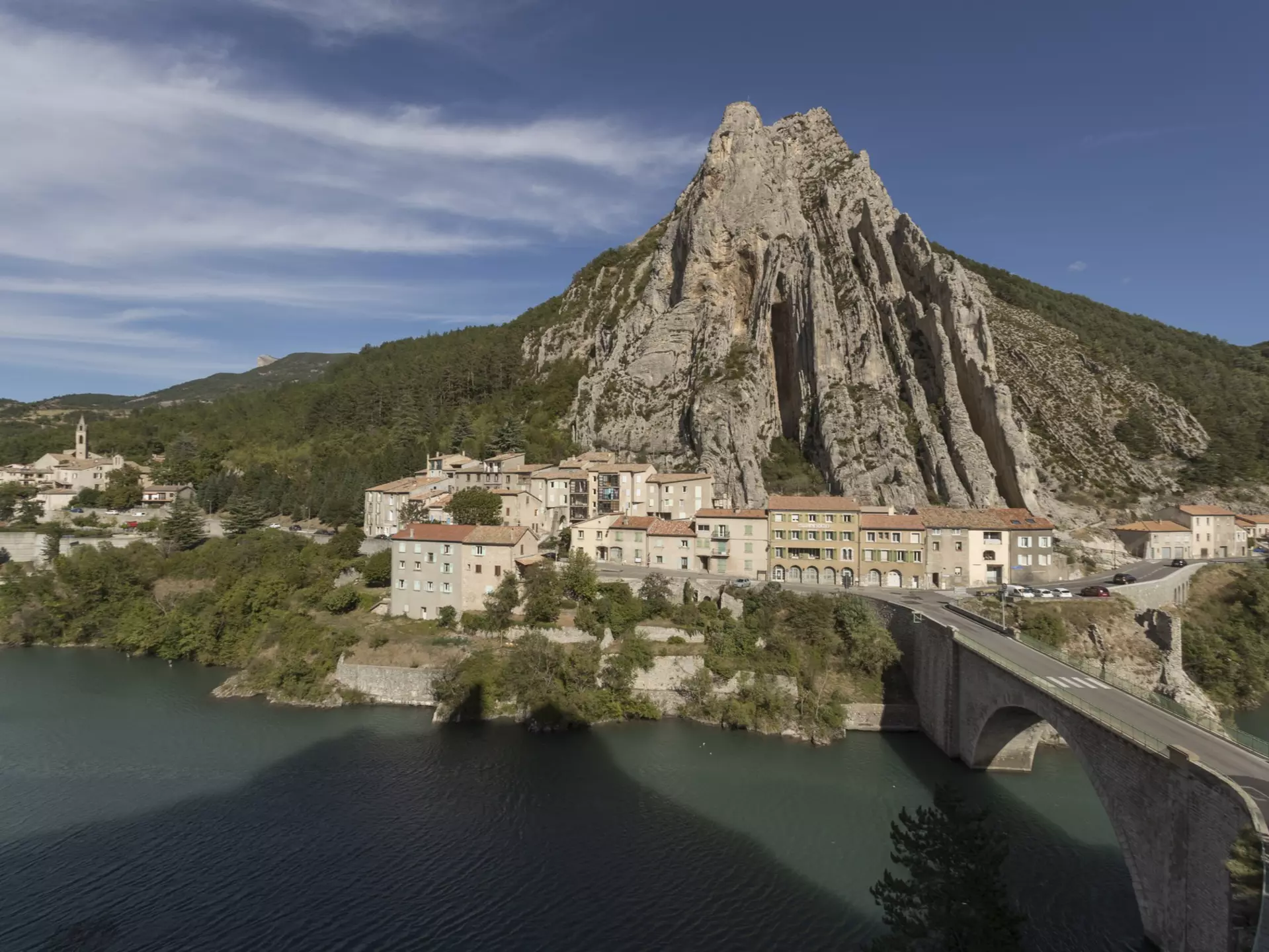 Lonely Planet Magazine, Issue 114, June 2018, France, Route Napoleon
The Durance River flows through the town of Sisteron.