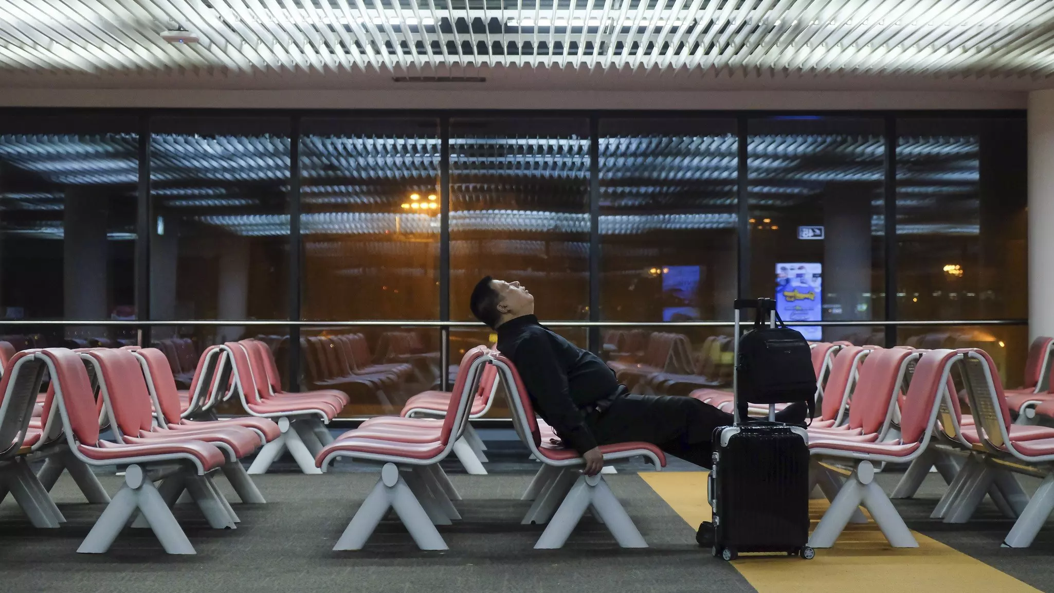 Thai Airways chairs with dishes