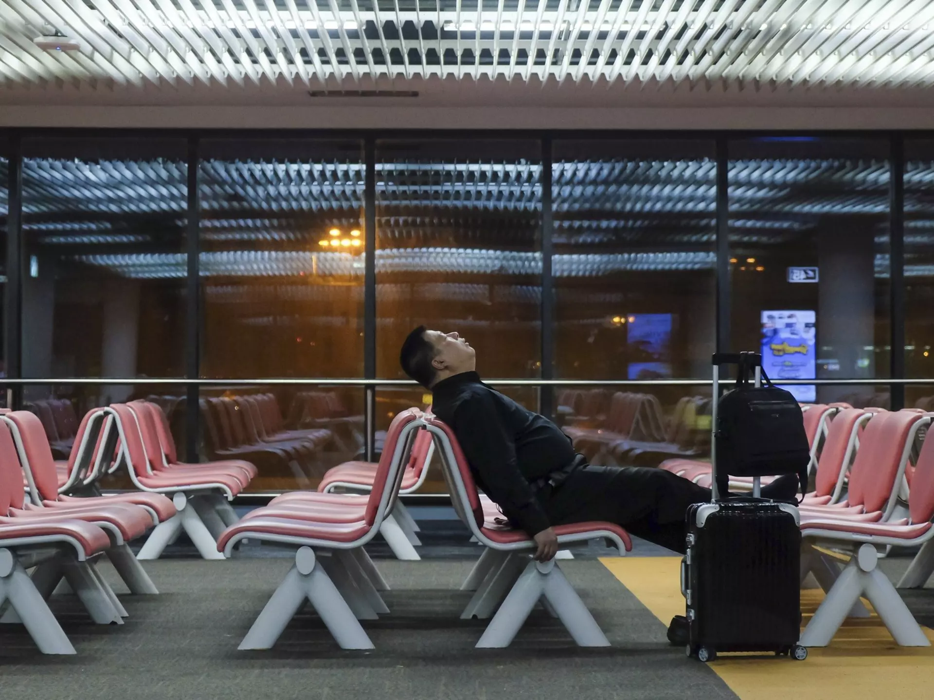 Thai Airways chairs with dishes