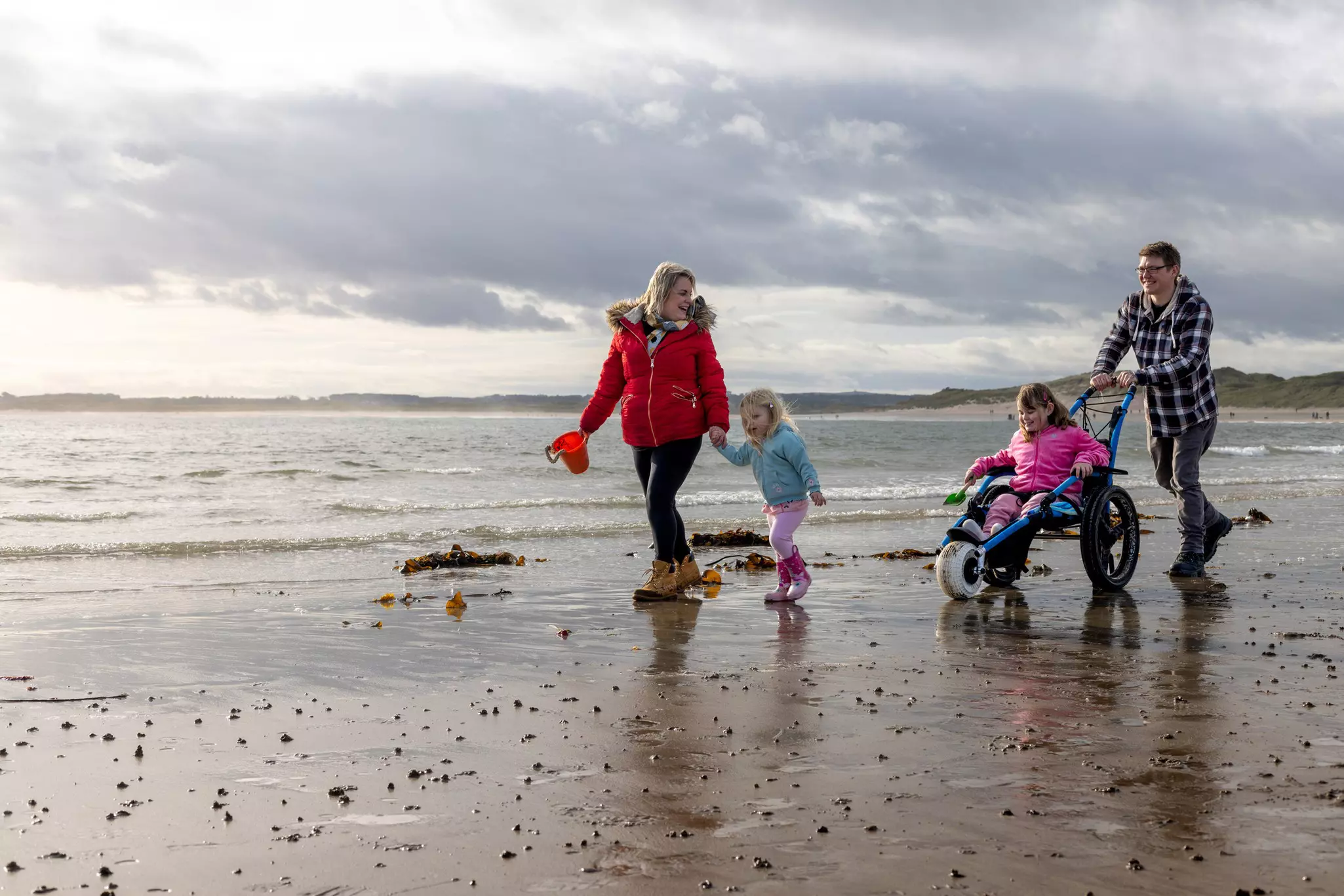 Beach wheelchairs and track chairs make national parks with dunes easily accessible © SolStock / Getty Images