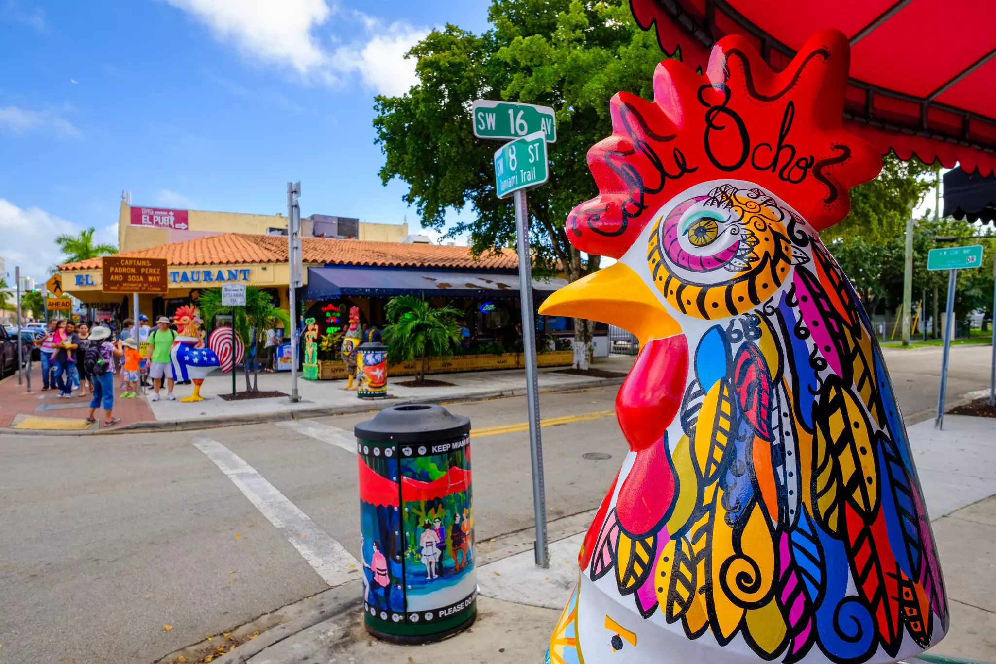Soak in the Cuban vibes as you wander the streets of Miami's Little Havana © Rauluminate / Getty Images