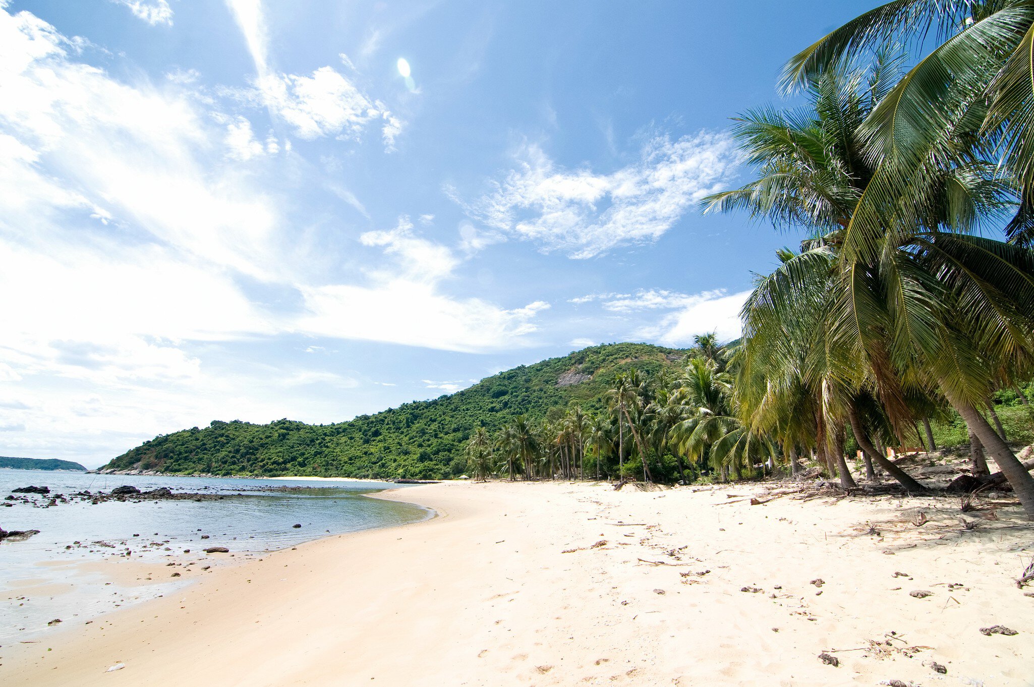 Lying 18 km offshore from Hoi An, the Cham Islands (known locally as Cu Lao Cham) feature beautiful seascapes and landscapes.