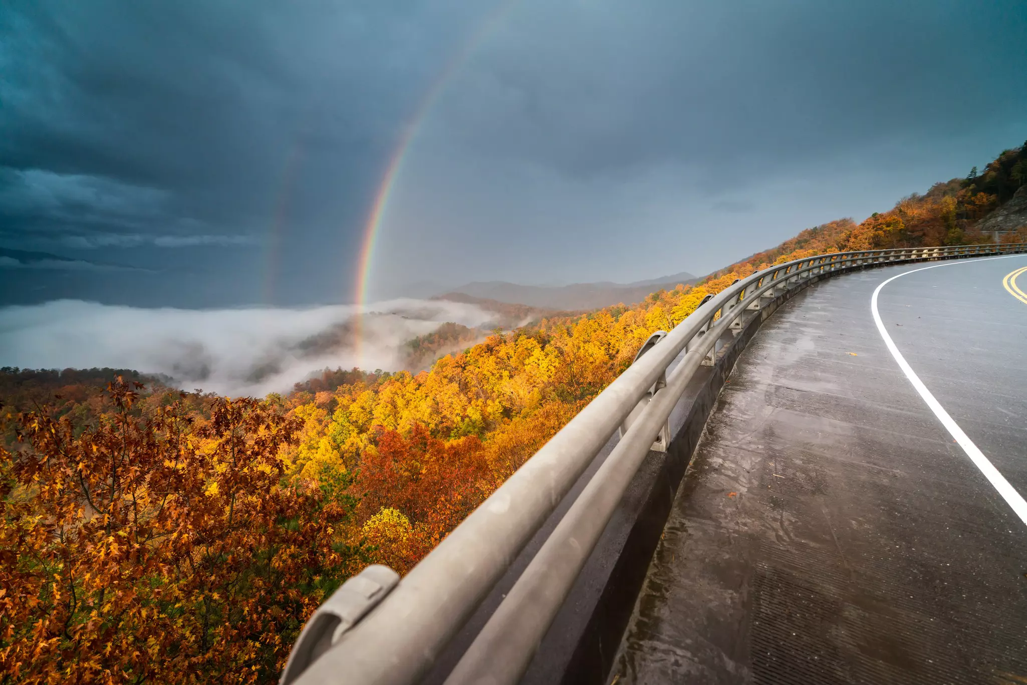 The back roads through the Great Smoky Mountains in Tennessee hold many surprises © jadimages / Shutterstock
