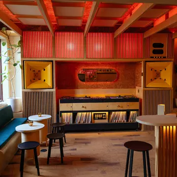  Eavesdrop in New York City. Peter Fisher via Eavesdrop