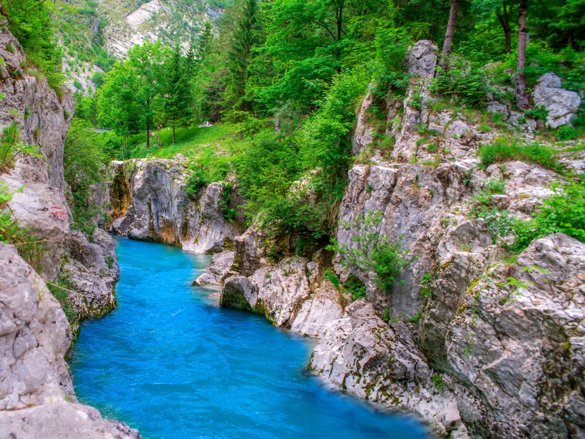 The Juliana Trail takes in the Soča River as it circumnavigates Triglav National Park. Tomas1706 / Getty Images