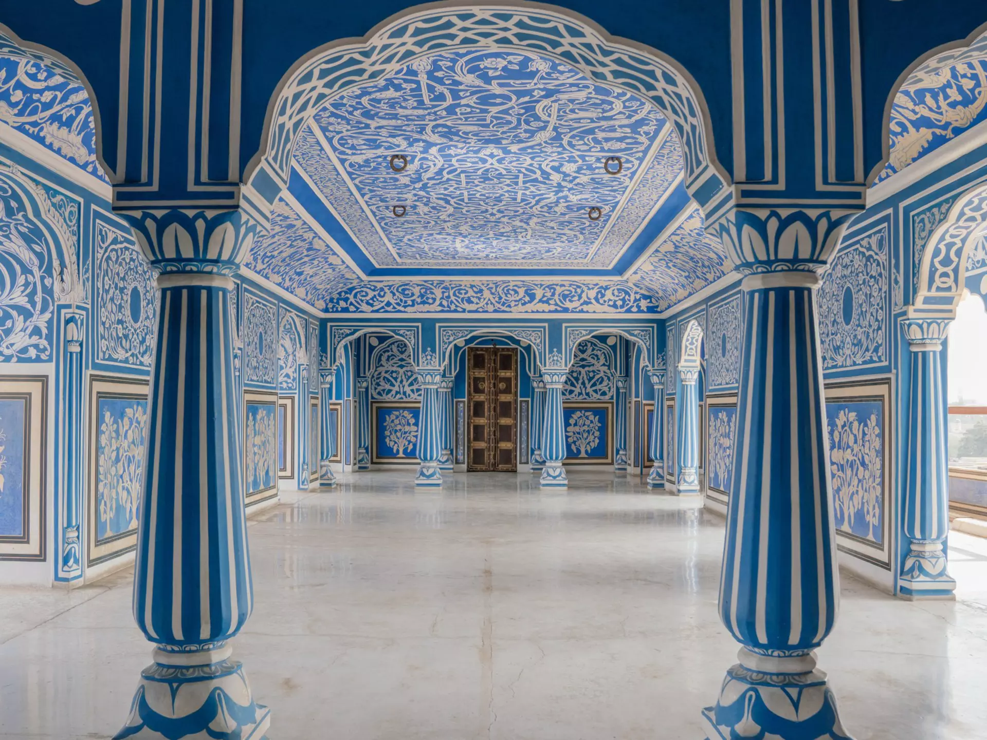 Blue-themed room of Sukh Niwas inside the City Palace, Jaipur