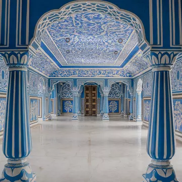 Blue-themed room of Sukh Niwas inside the City Palace, Jaipur