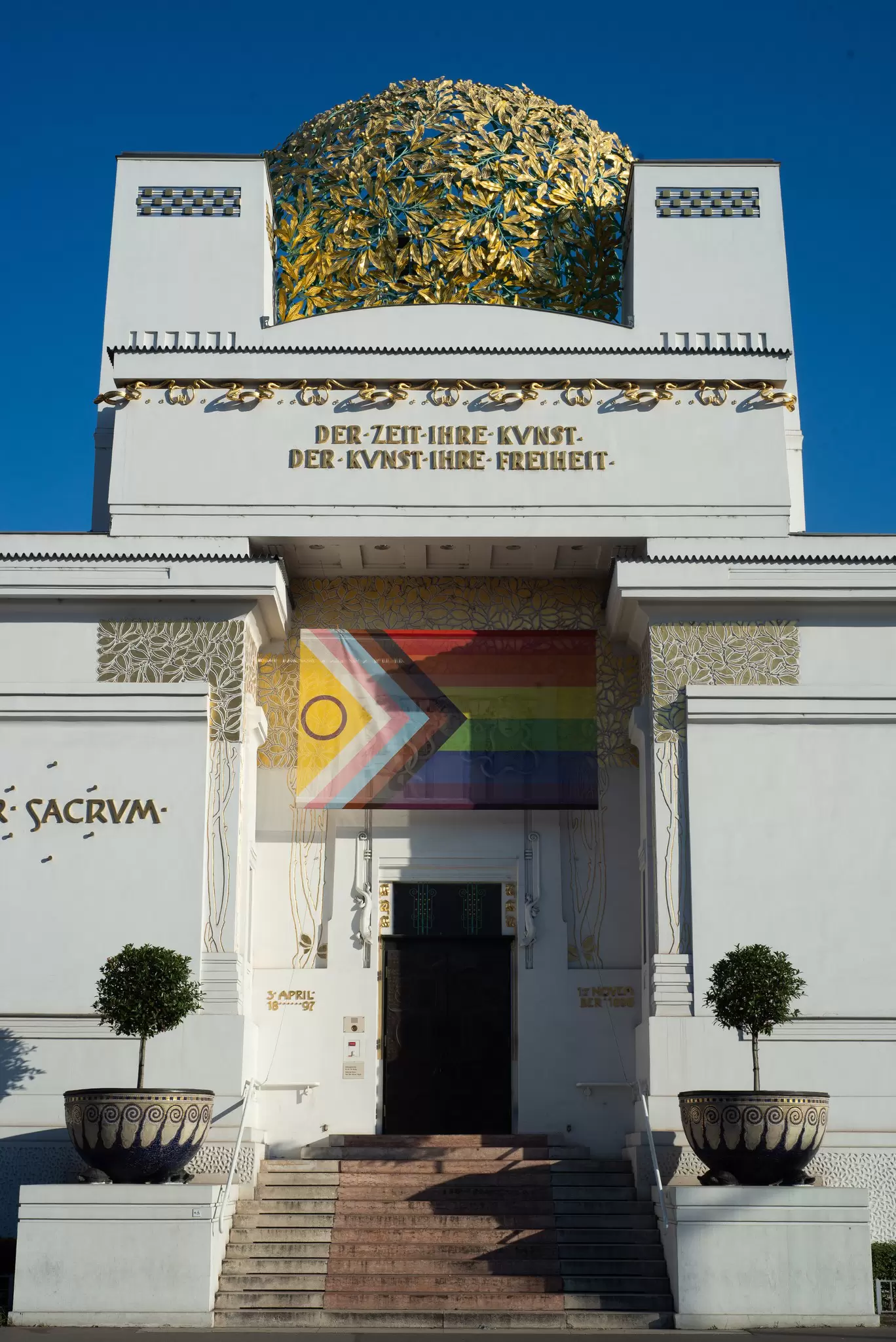 Vienna Secession gallery
Helena Smith