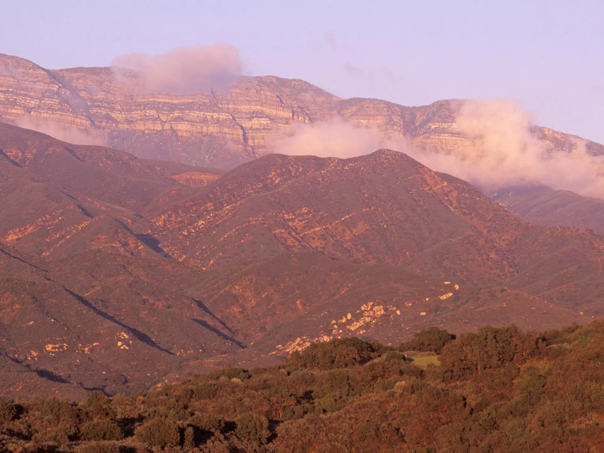 Sunset over the Topatopa Mountains. Fotosearch/Getty Images