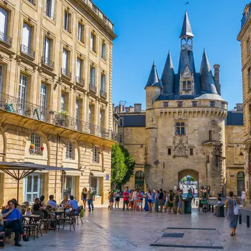 Place du Palais, Bordeaux. JeanLucIchard/Shutterstock