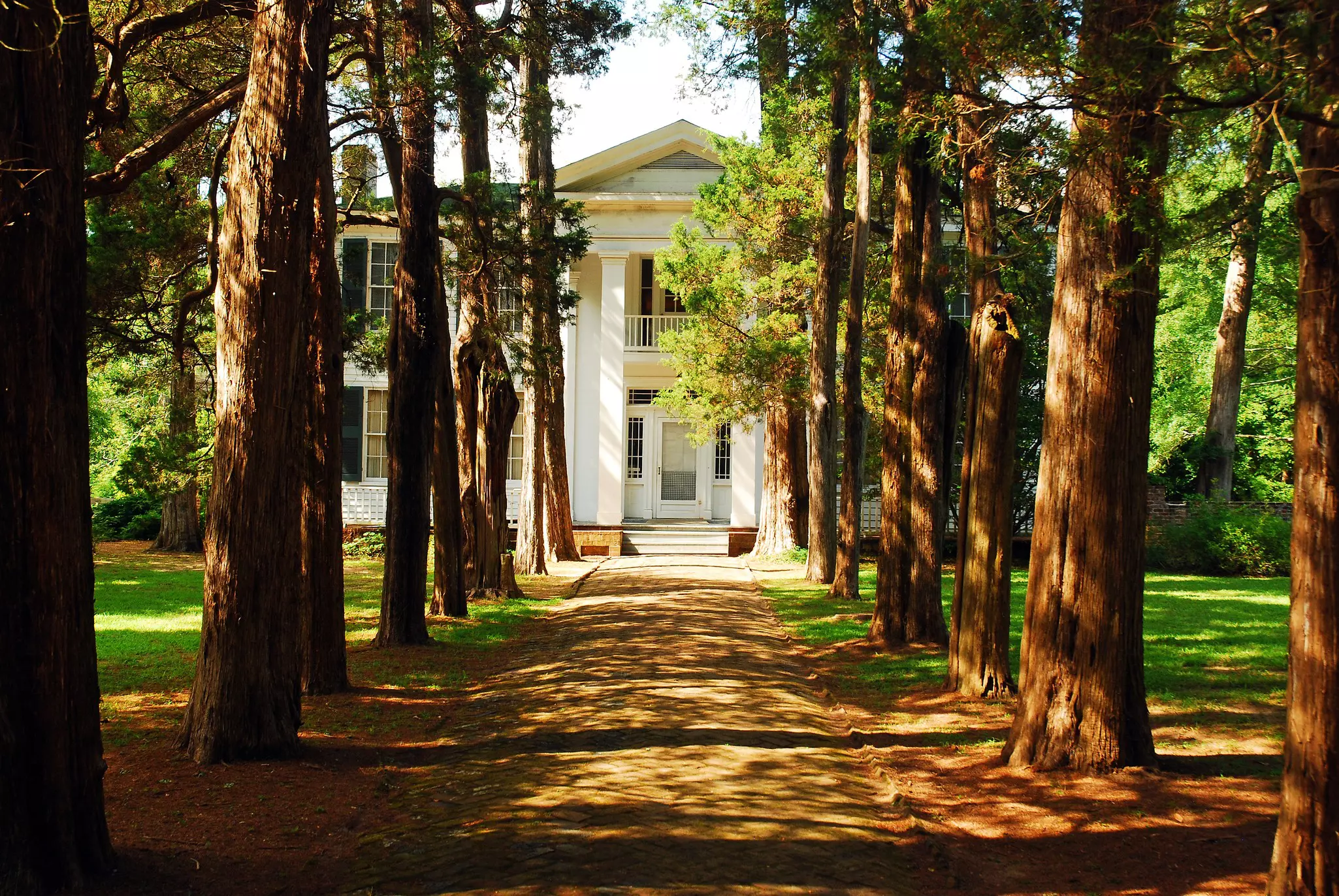 Visit Rowan Oak in Oxford, former home of author William Faulkner © James Kirkikis / Shutterstock