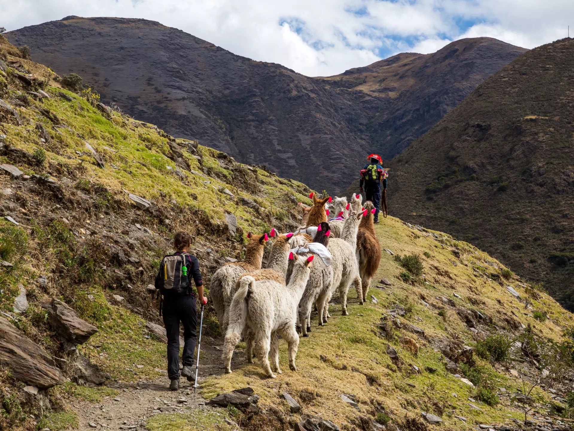 A mother and daughter in the Lares region of Peru © Eric Mohl
