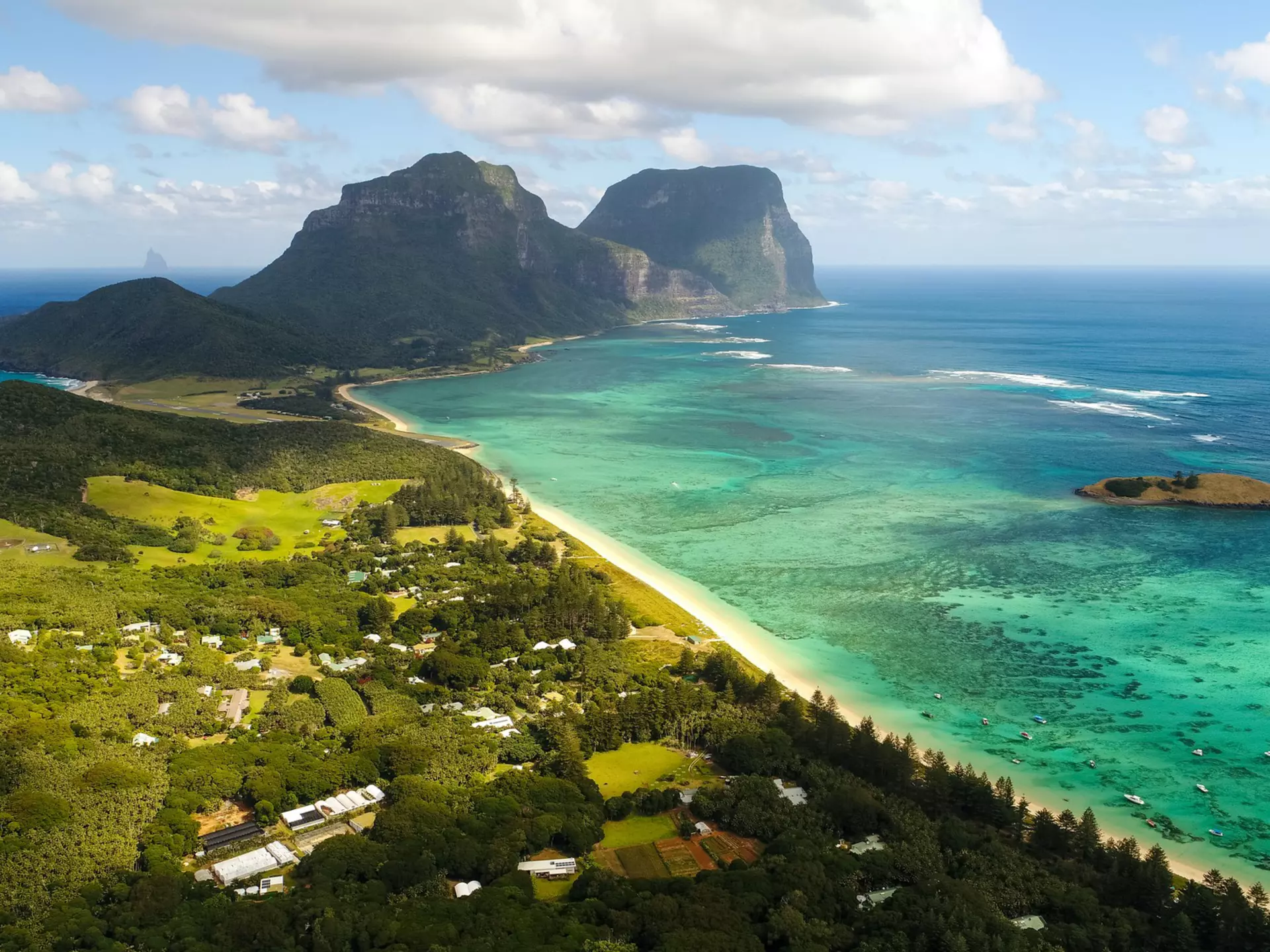 Lord Howe Island. Tomacrosse/Shutterstock