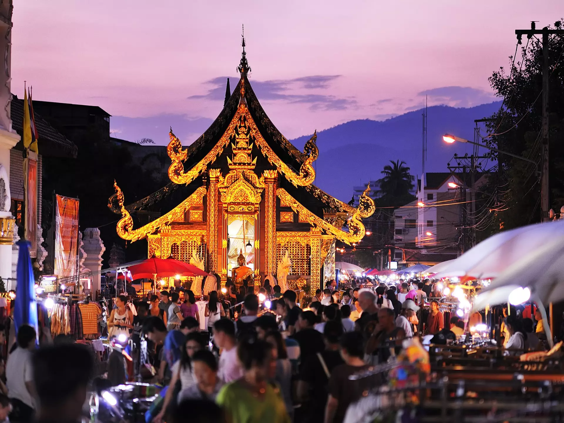 Sunday Walking Street market, Chiang Mai. 501room/Shutterstock