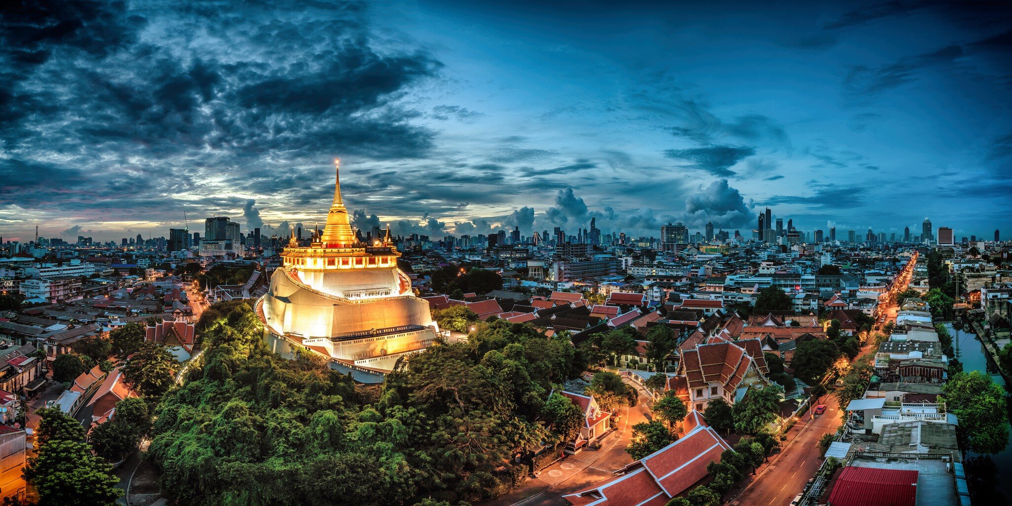 The Golden Mount Temple in Bangkok, Thailand © Craig Schuler / Shutterstock