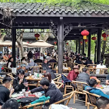 GettyImages-1312026881.jpg
People drinking tea and chatting in tea house in People's Park in Chengdu, China.
