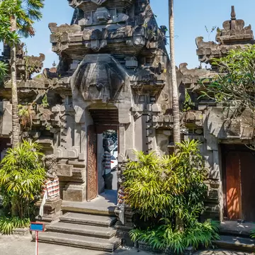 Entrance gate of art museum Puri Lukisan in Ubud, Bali, Indonesia.  License Type: media  Download Time: 2024-03-14T08:43:58.000Z  User: mvm_lonelyplanet  Is Editorial: No  purchase_order:   