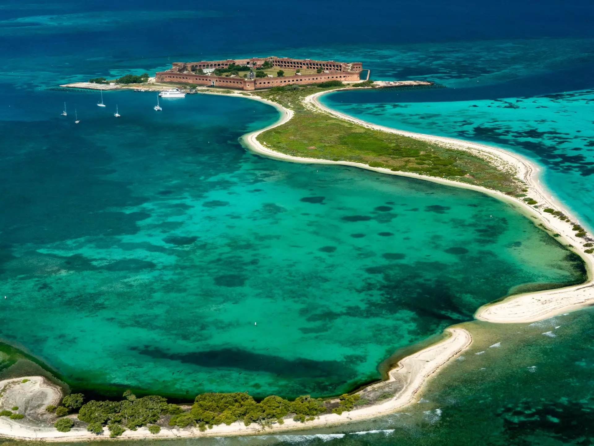 Float Plane View of Dry Tortugas National Park, Florida, License Type: media, Download Time: 2025-05-29T14:40:59.000Z, User: lonelyplanetmedia, Editorial: false, purchase_order: 65050 - Digital Destinations and Articles, job: Global Publishing WIP, client: Global Publishing WIP, other: Peterson Haggarty // SS Comp Ingestion