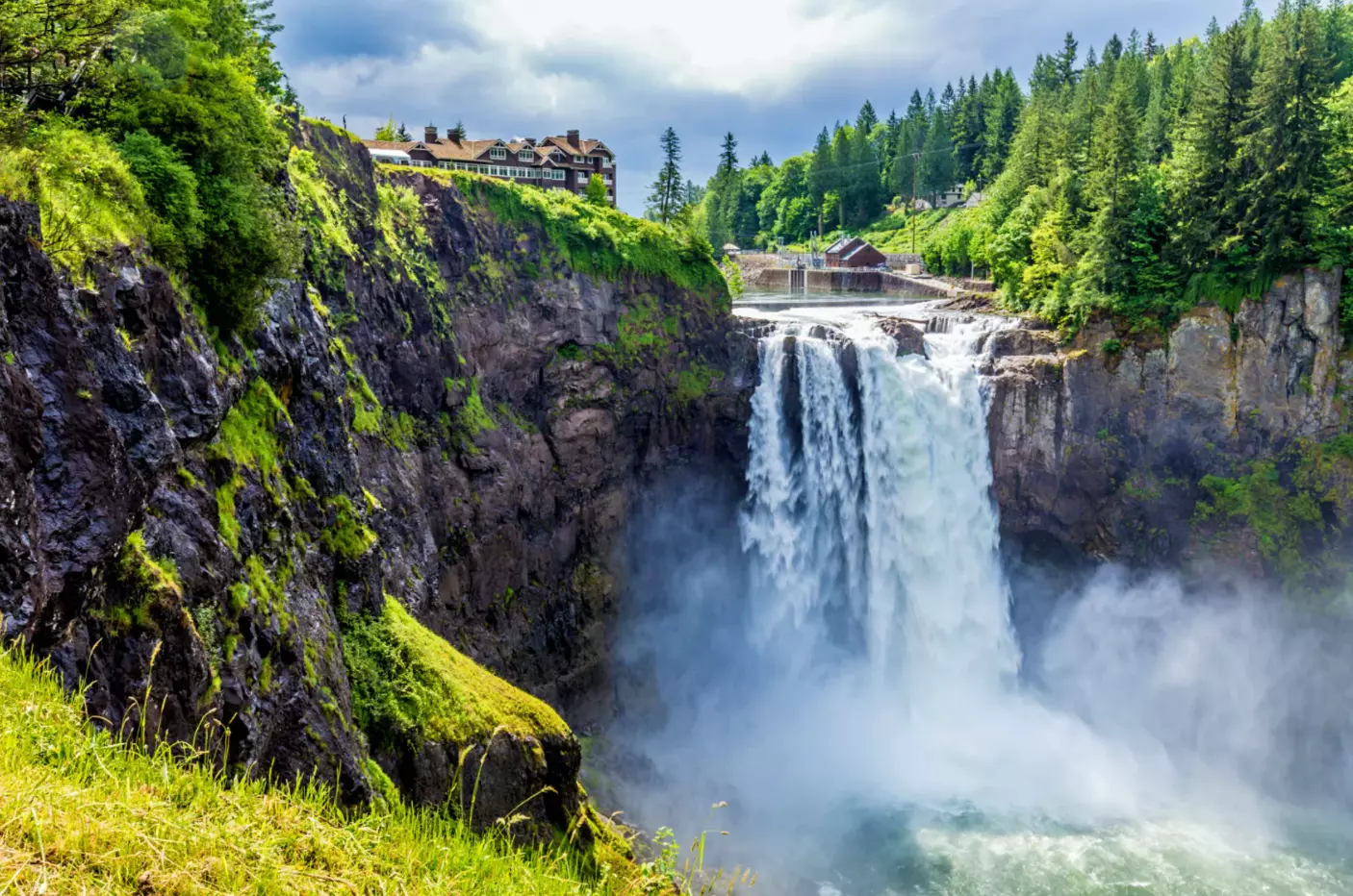 Snoqualmie Falls is well worth the quick trip from Seattle © Richard A McMillin / Shutterstock