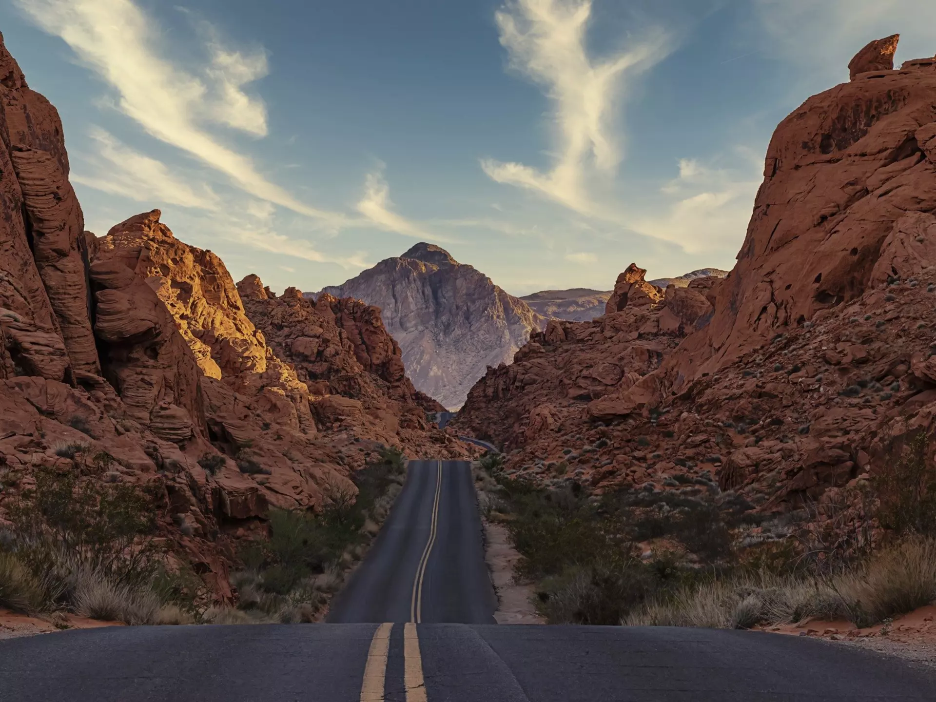 Not far from the glitz of the Strip, the open road offers desert adventures © JacobH / Getty Images