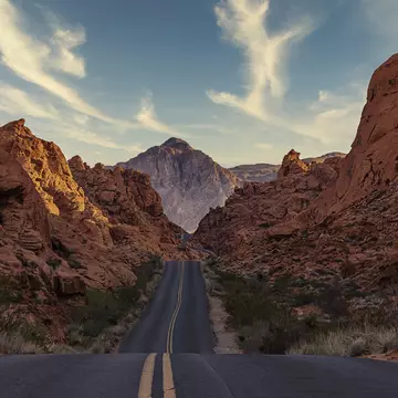 Not far from the glitz of the Strip, the open road offers desert adventures © JacobH / Getty Images