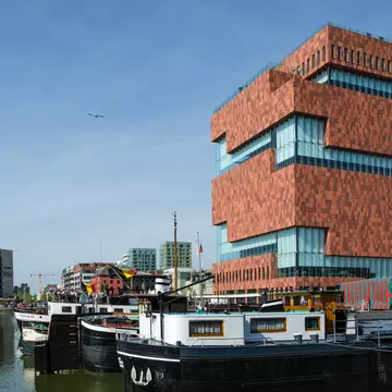 Museum aan de Stroom on the waterfront. siraanamwong / Getty Images