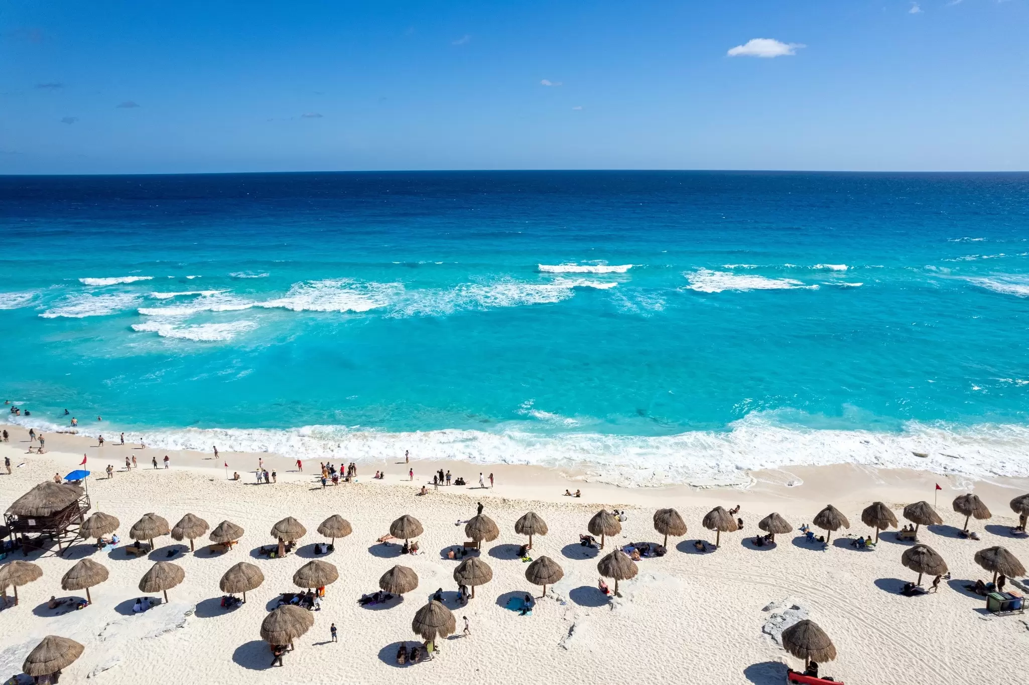 At the beach in Cancún. Mardoz / Shutterstock
