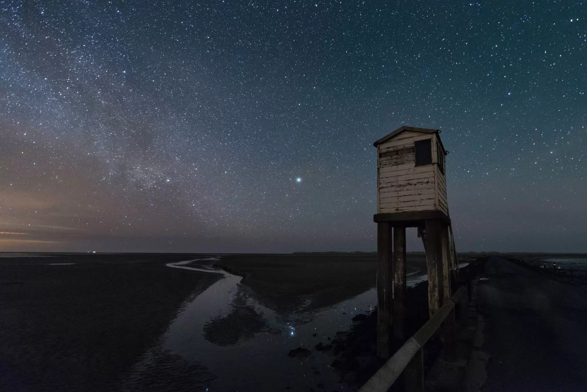 Holy Island (Lindisfarne) Causeway
J4AHK3
Milkyway, UK, astrophotography, stars, Hut, Wooden hut, Refuge, Refuge Hut, Steps, Stairs, Emergency, Help, Shelter, Night sky