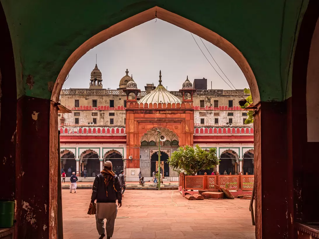 Fatehpuri Masjid, built in 1650 by Fatehpuri Begum, one of emperor Shah Jahan's wives. It is located at the western end of the oldest heritage street of  Chandni Chowk. Old Delhi, India.