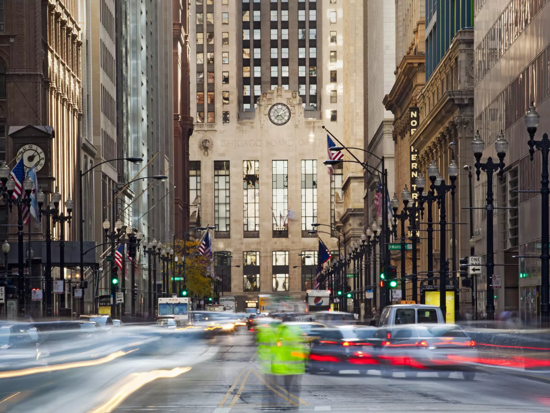 Lonely Planet Traveller Magazine, Issue 26, Chicago, Celluloid city
South LaSalle Street in Chicago’s financial district.
