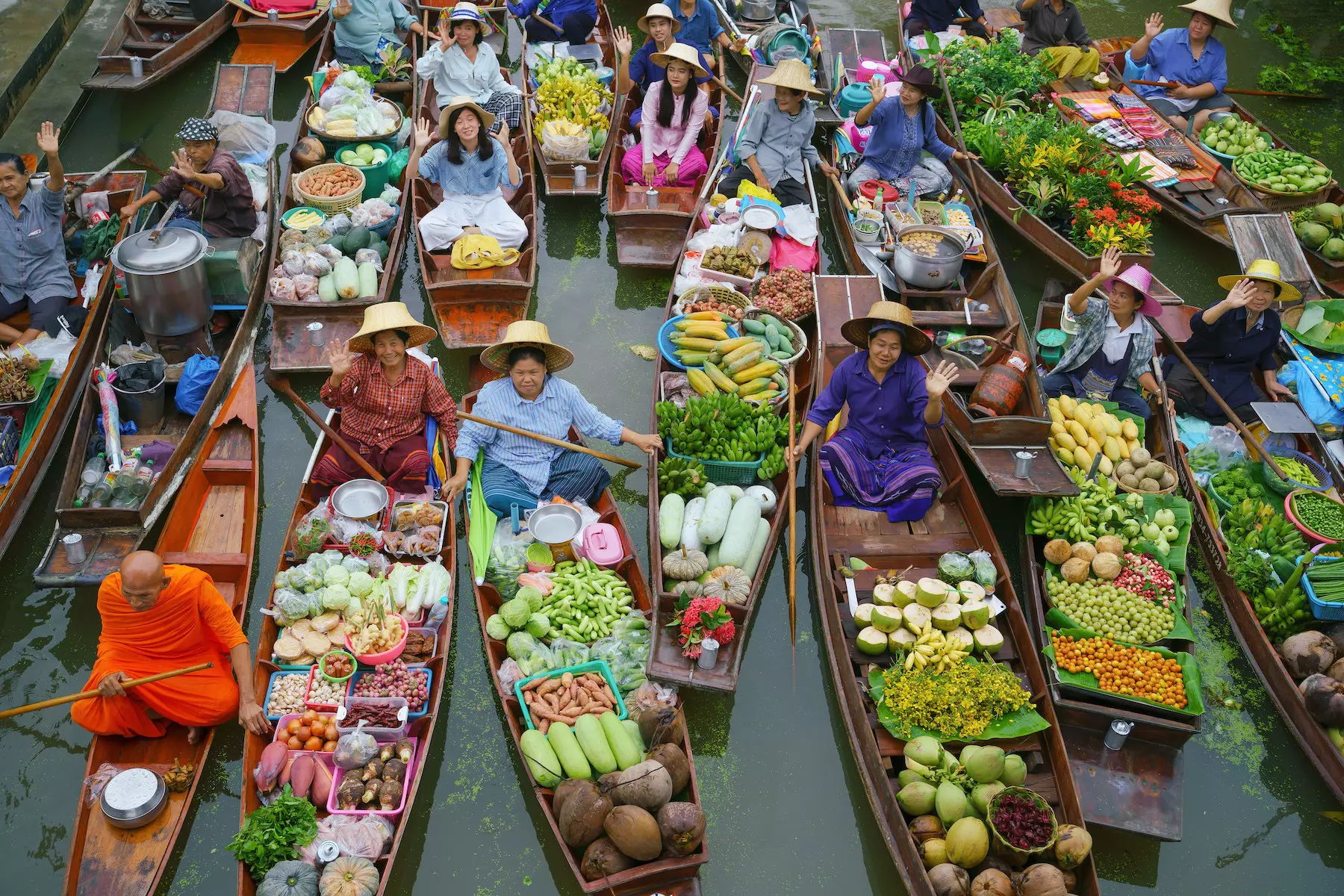 Amphawa’s famous floating market is an easy day trip from Bangkok © Mongkolchon Akesin / Shutterstock