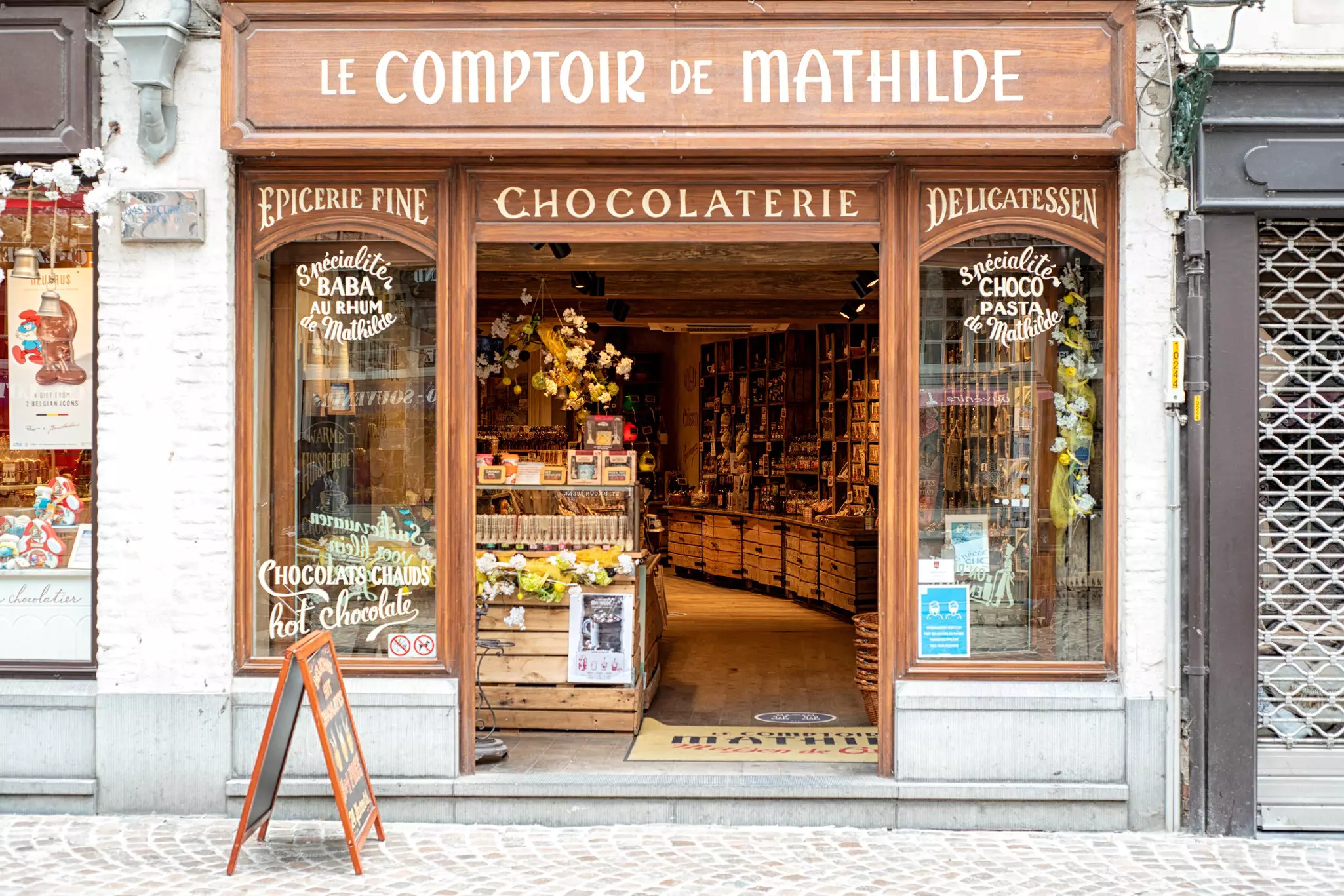 The facade of a shop selling chocolates.