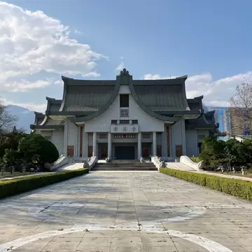 Large white and gray temple and performance venue, Jing Si Hall in Hualien, Taiwan.