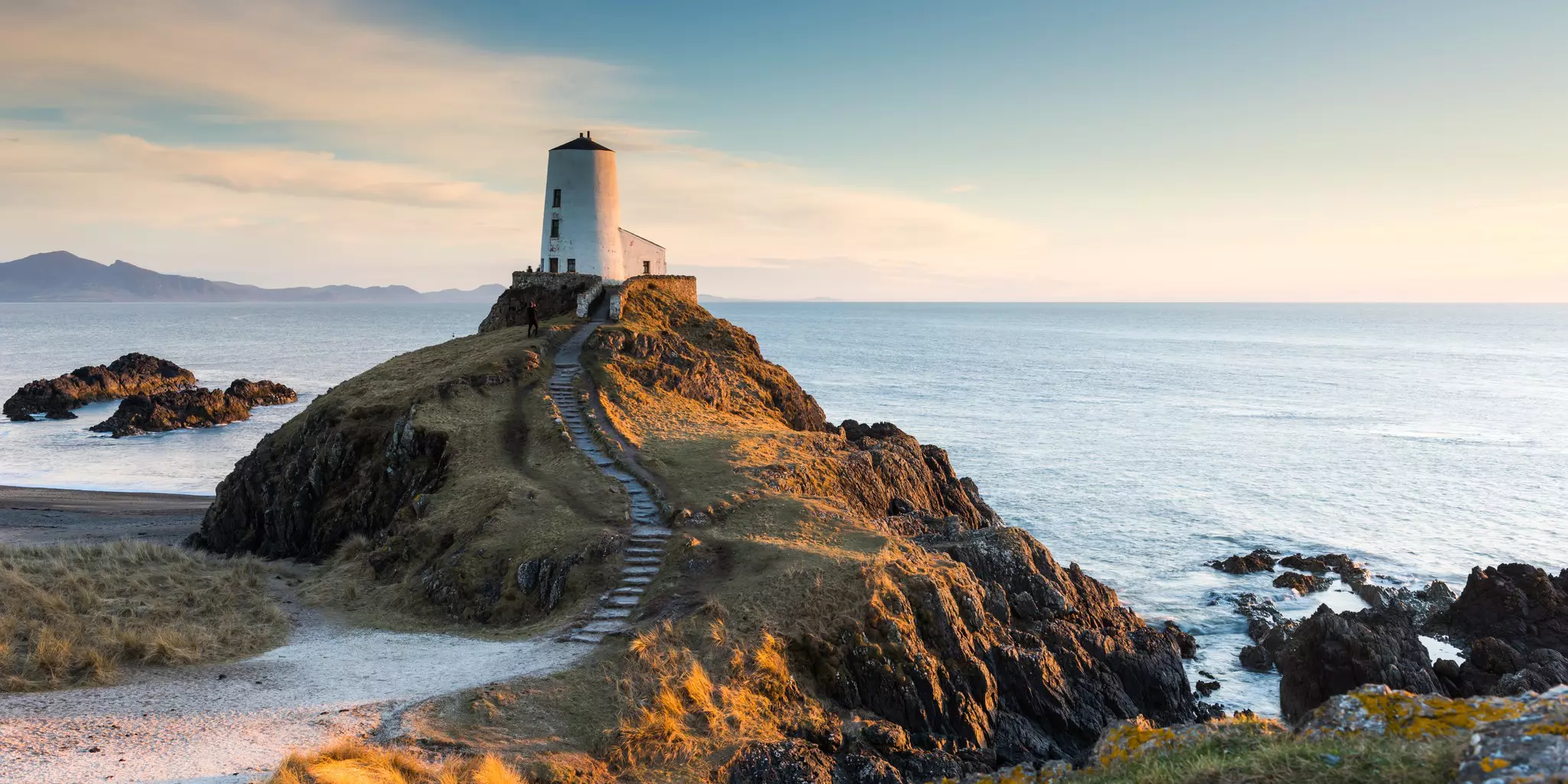 The clouds descending into the ocean during twilight.JPG