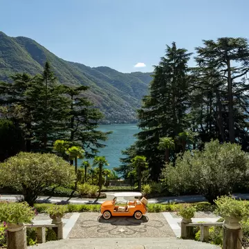 A vast ornate garden gives way to a beautiful lakeshore: Passalacqua hotel in Lake Como, Italy