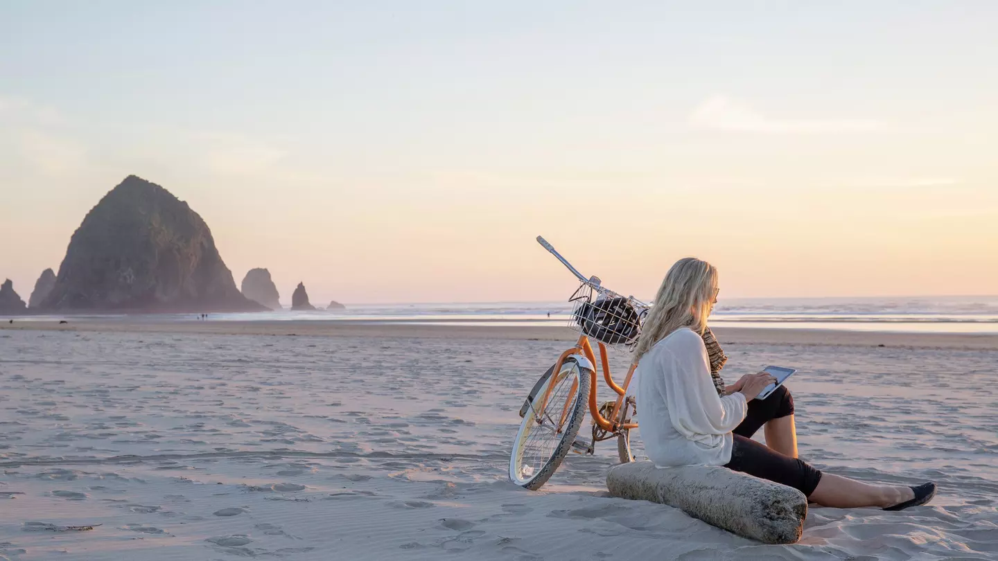 Experience Oregon on a budget with these money-saving tips © AscentXmedia / Getty Images