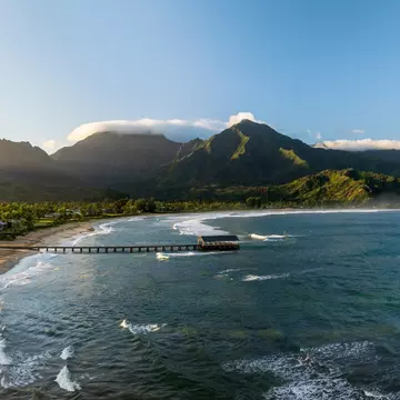 Hanalei Bay on Kauai, Hawaii. Steve Heap/Shutterstock