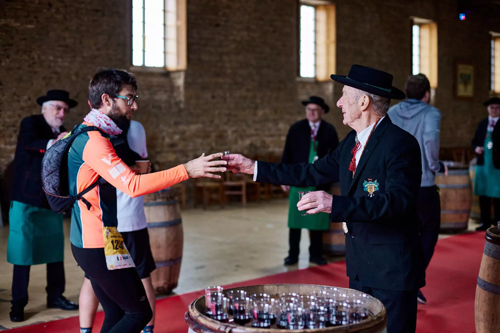 At both marathons, local chateaux and vineyards open their cellars and bars for participants to enjoy a glass (or two or three) of wine © Morgan Bove