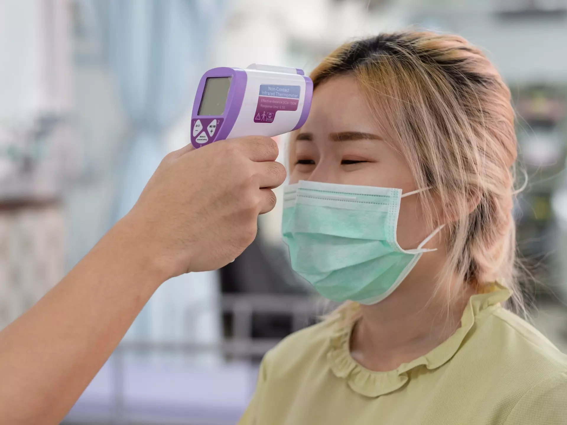 Some hotels will check temperatures via infrared thermometers
1214307804