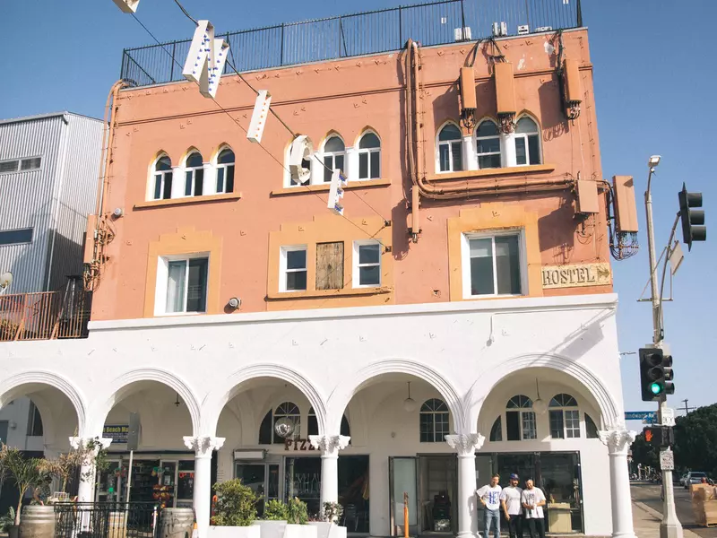 Exterior of Ggiata Delicatessen in Venice, LA