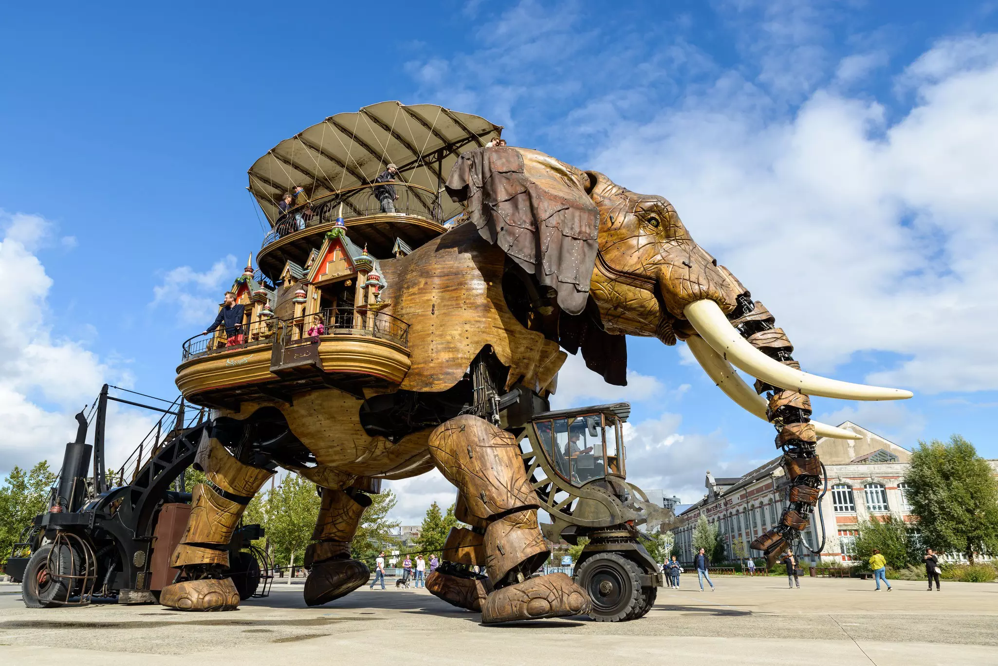 Don't miss the Great Elephant, one of the Machines of the Isle of Nantes © Dutourdumonde Photography / Shutterstock