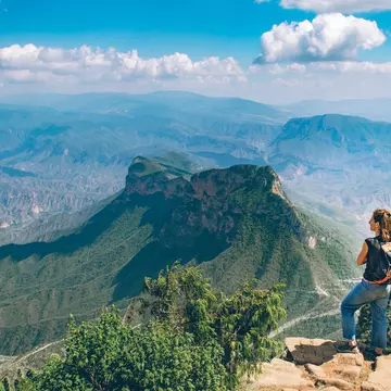 Backpackers Hiking la Sierra Gorda in Querétaro State, Mexico.