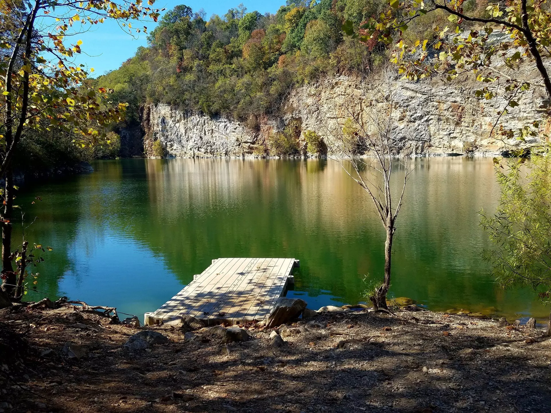 Meads Quarry Lake is backed by the cliffs that originally gave Knoxville its nickname, Marble City
912971596
knoxville, scenics, united states, horizontal image