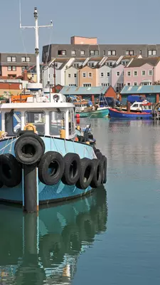  boat docked in Portsmouth, New Hampshire, License Type: media, Download Time: 2026-04-10T17:16:23.000Z, User: Sarahstocking, Editorial: false, purchase_order: 65020 - Marketing or Sales - this includes sponsored articles, job: Digital , client: Summer in New Hampshire, other: Sarah Stocking