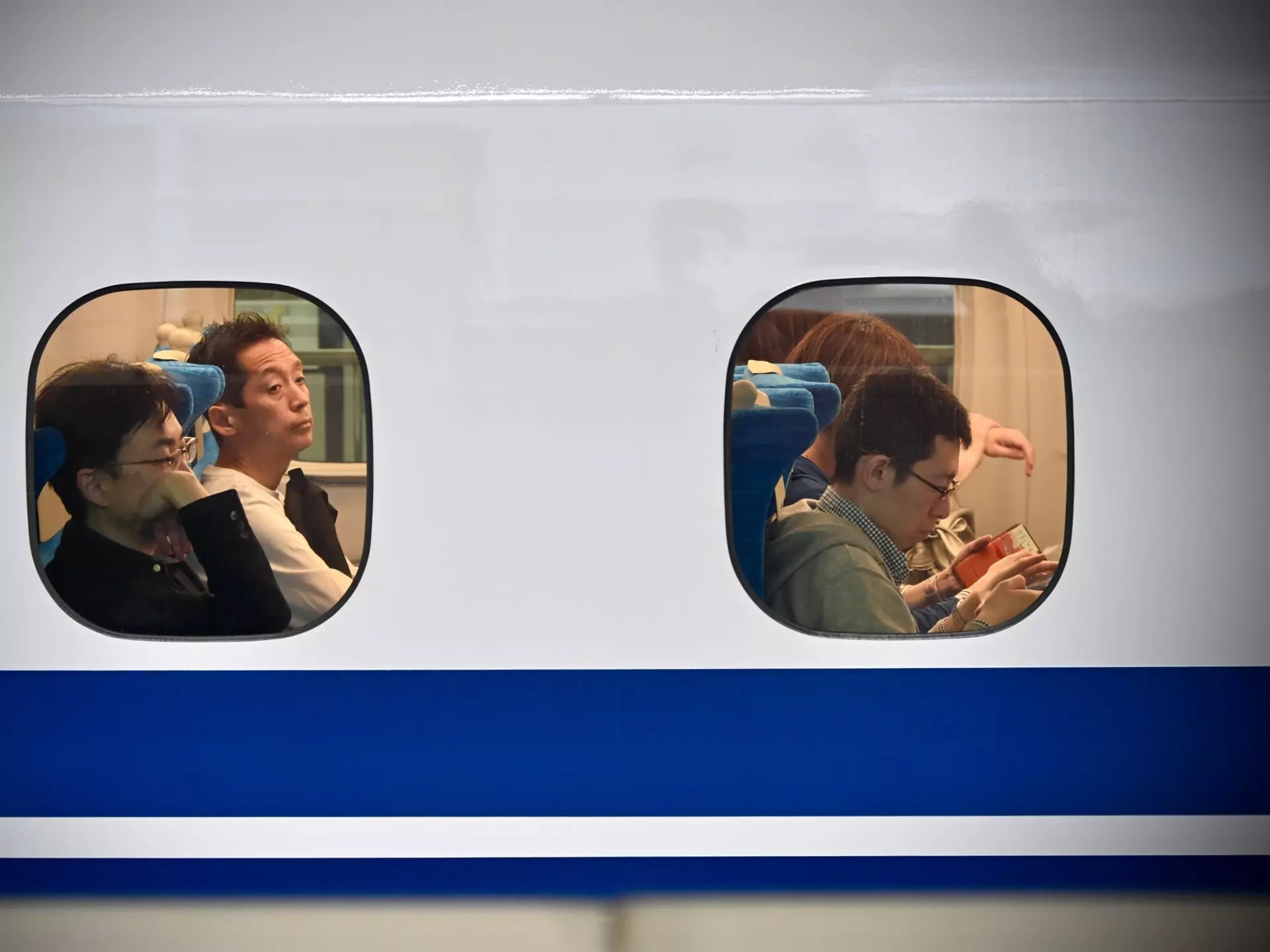 Tokyo, Japan, May 1 2025, passengers the Shinkansen (bullet train) in Japan, License Type: media, Download Time: 2025-12-10T16:47:28.000Z, User: rhylton_redventures, Editorial: true, purchase_order: 65050 - Digital Destinations and Articles, job: Lonely Planet, client: wip, other: Rhianydd Hylton