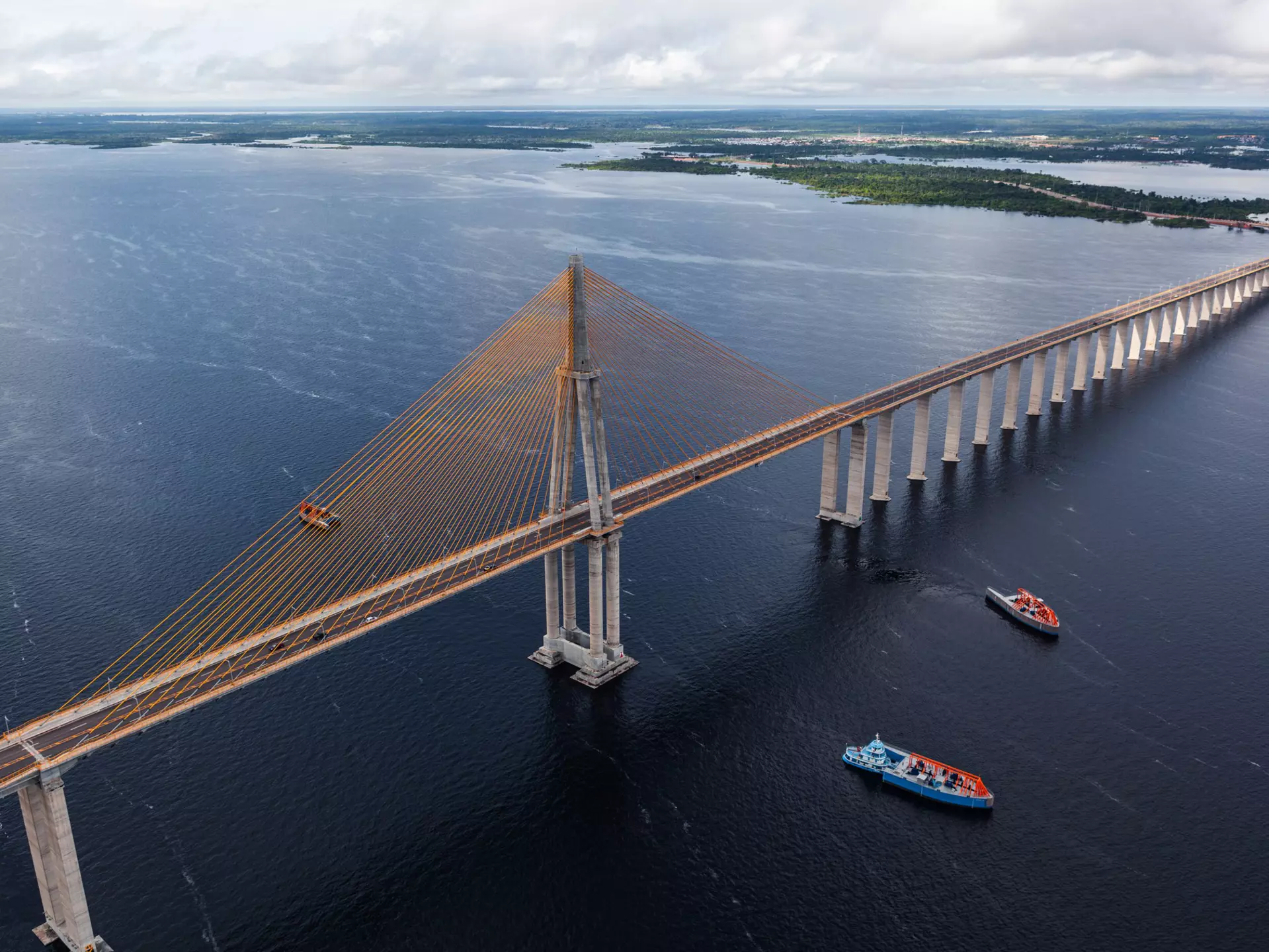 Discover the regional capital at the edge of the Amazon. Carlos Grillo/Shutterstock